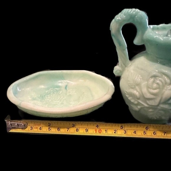 AVON Milk Glass Victorian Rose Pattern Pitcher & Soap‎ Dish - Picture 14 of 14